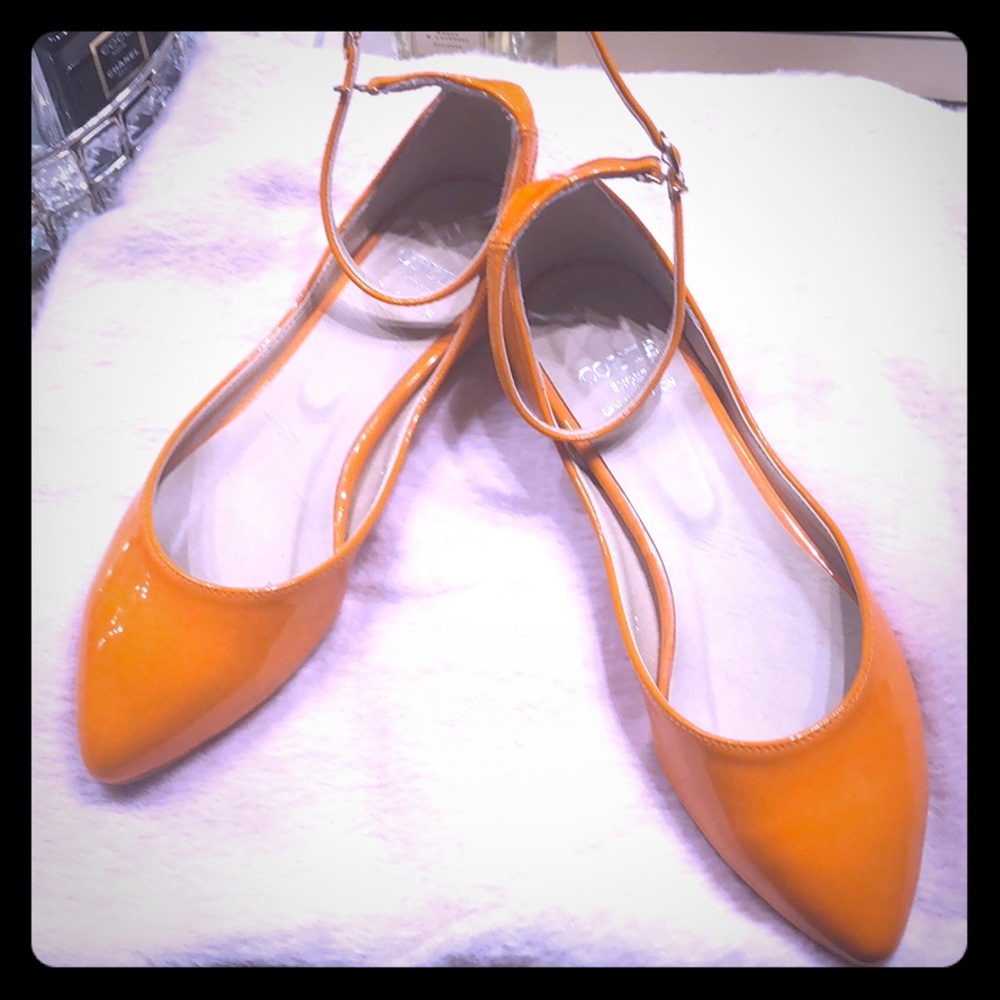 Flat shoes